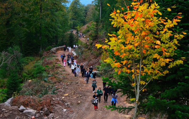 Doğaseverler bu kez Hendek’in yaylalarını adımladı