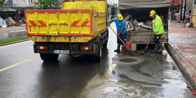 Kuvvetli yağışta Büyükşehir’den anında müdahale