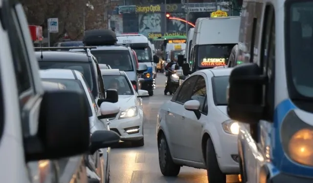 Sakarya'da trafiğe kayıtlı araç sayısı kaç?