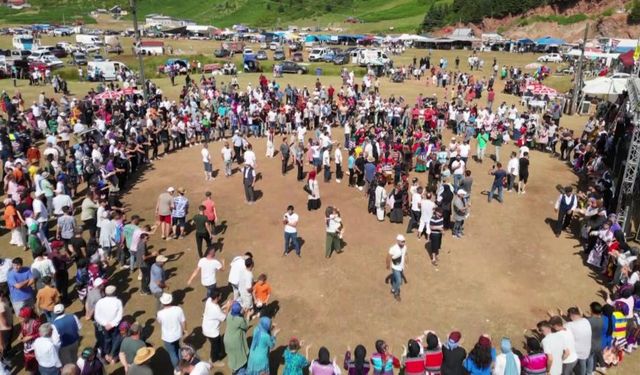 Karadeniz şenliği yaylada son buldu