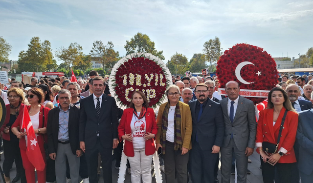 Cumhuriyet'in 100. Yılında Adapazarı'nda Anlamlı Yürüyüş