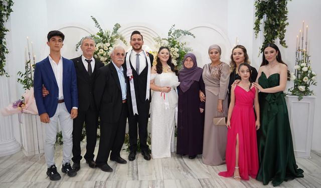 Evlilik yolunda ilk adım atıldı… Nişanlandılar!