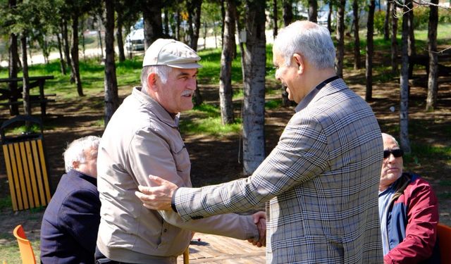 Bilecik Belediye Başkan adayı Yaman, TOKİ konutları sakinlerini ziyaret etti