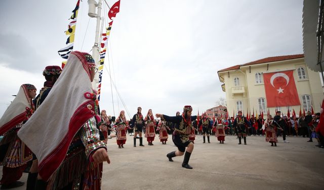 Çanakkale Deniz Zaferi'nin 109'uncu yılı etkinlikleri Çimenlik Kalesi'ndeki törenle başladı