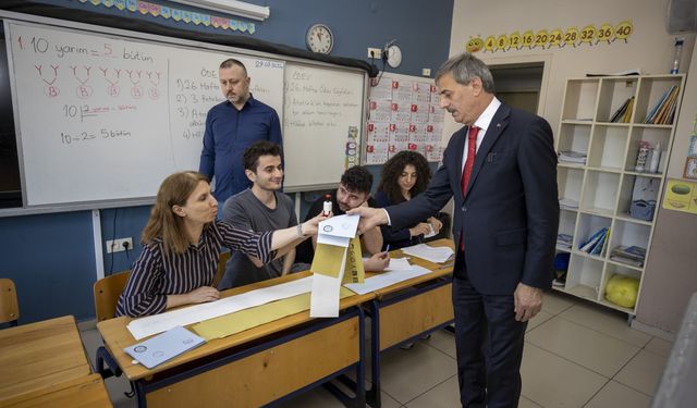 Cumhur İttifakı Sakarya Büyükşehir Belediye Başkan adayı Alemdar, oyunu kullandı