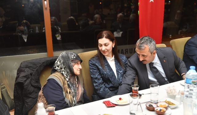 Edirne Valisi Yunus Sezer, huzurevi sakinleriyle iftarda bir araya geldi