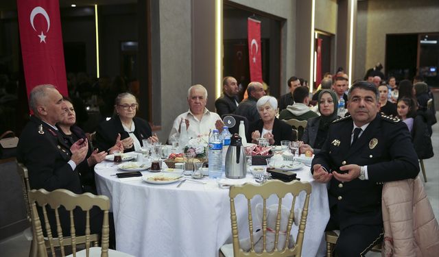 Edirne Valisi Yunus Sezer, şehit aileleri ve gazilerle iftarda buluştu