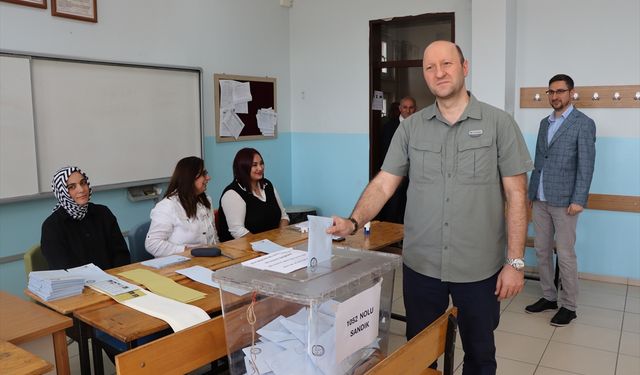 Ferizli Kaymakamı Balcı, oyunu kullandı