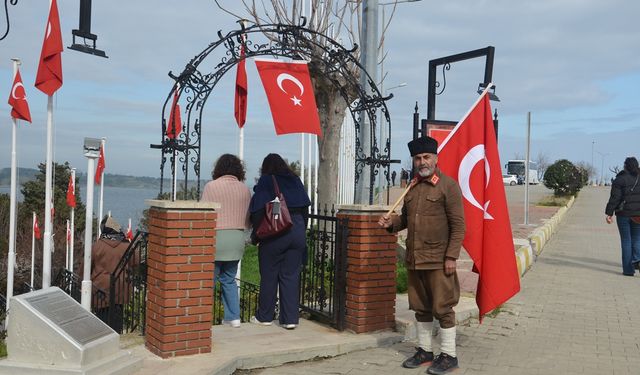 Gazi torunu Saffet Gümüş, şehitlerin anısına İstanbul'dan çıktığı yolda Gelibolu'ya ulaştı