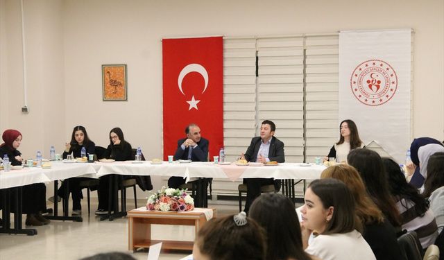 Kredi ve Yurtlar Genel Müdür Yardımcısı Özdemir, Edirne'de ziyaretlerde bulundu