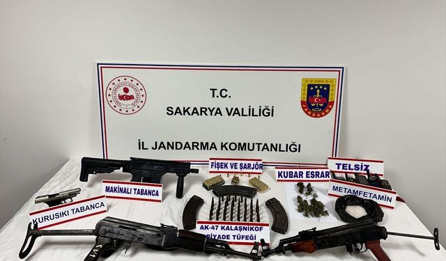 Sakarya'da geçen ay kaçakçılık ve uyuşturucu operasyonlarında 13 zanlı tutuklandı