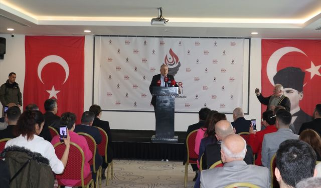 Zafer Partisi Genel Başkanı Özdağ, Sakarya'da aday tanıtım toplantısına katıldı