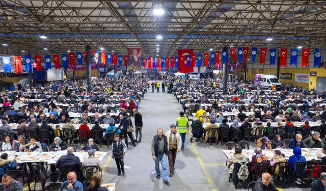 Başkan Tokat, iftar sofrasında vatandaşla buluştu