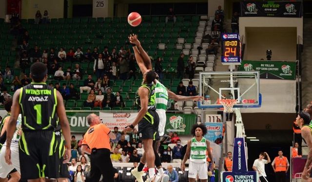 Basketbolda Bursa derbisinin galibi TOFAŞ oldu