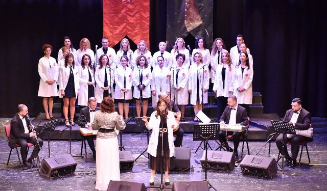 Bursa'da hekimlerden beyaz önlüklü konser