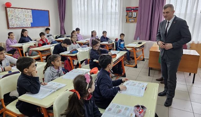 Gölcük'te 'Hayat Bilgisi' dersi Başkan Sezer'den