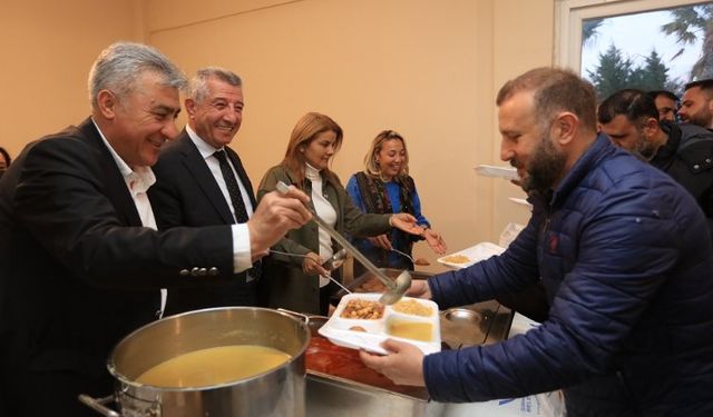 İzmir Güzelbahçe'de iftar yemeğinde ‘İnce’ birliktelik