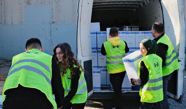 İzmirli genç Boşnaklardan Ramazan yardımı