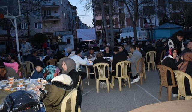 Manisa Gördeslilerden 2 bin kişilik iftar