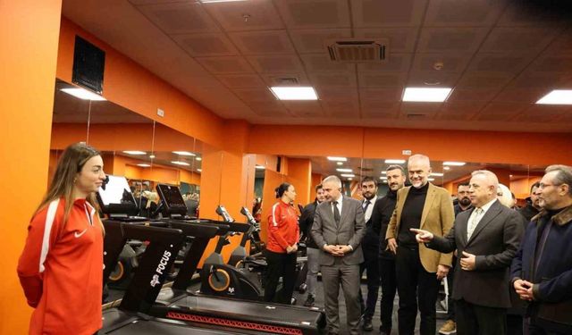 Adnan Menderes Kadın Spor Merkezi hizmete açıldı