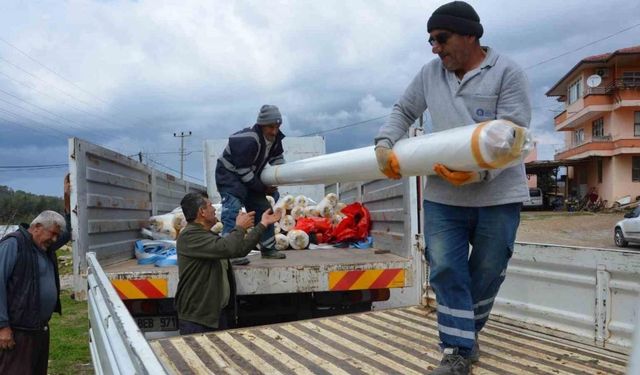 Alanya’da afetzede 51 üreticiye sera naylonu desteği