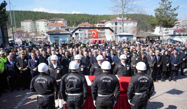 Alkollü sürücünün çarparak şehit ettiği polis memuru için tören