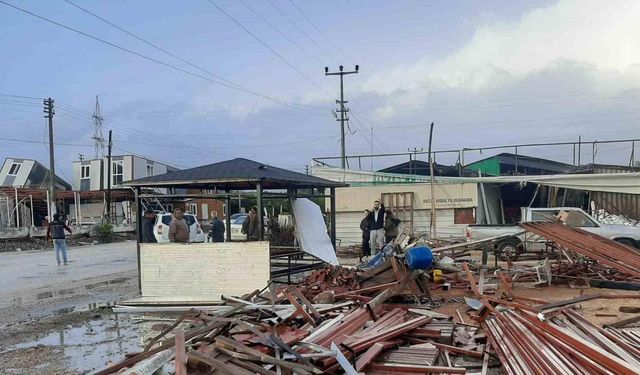 Antalya’da hortum böyle geldi, tarım alanları zarar gördü