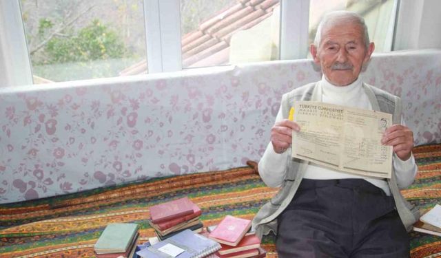 Asırlık çınar 72 yıldır günlük tutuyor: “Okudukça gençliğim gözümün önüne geliyor”