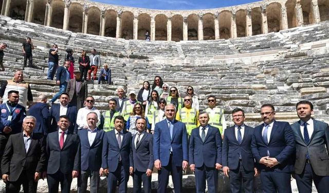 Aspendos geleceğe miras bırakılıyor