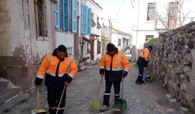 Ayvalık Belediyesi emekçilerinden bahar temizliği