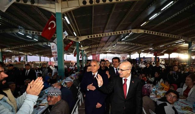 Bakan Şimşek, Denizli Büyükşehrin iftarına konuk oldu