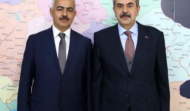 Bakan Yusuf Tekin’den Oltu’ya büyük yatırım müjdeleri