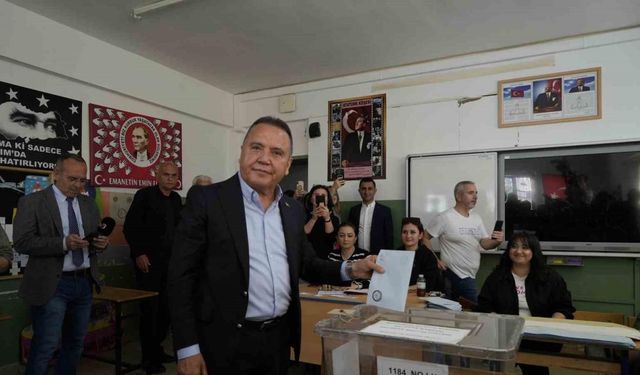 Başkan Böcek: "Seçimlerin Antalya’ya hayırlı olmasını dilerim"