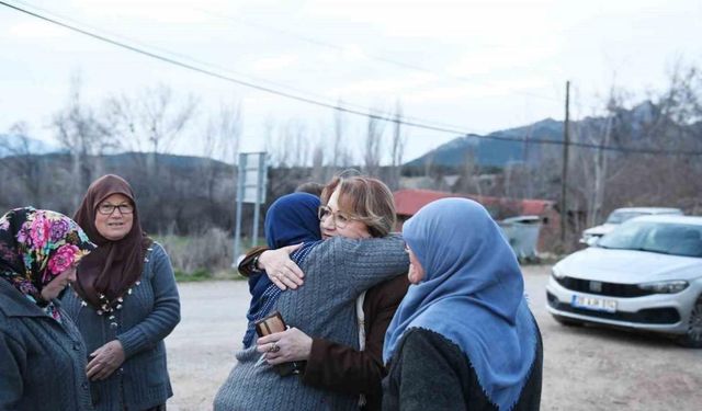 Başkan Çelik’e Mecidiye Mahallesinde sıcak karşılama