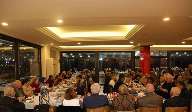 Başkan Deveciler şehit ve gazi ailelerine iftar verdi