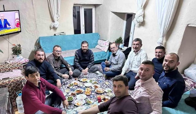 Başkan Ekrem Yavaş çat kapı iftarla mutluluk dağıtıyor