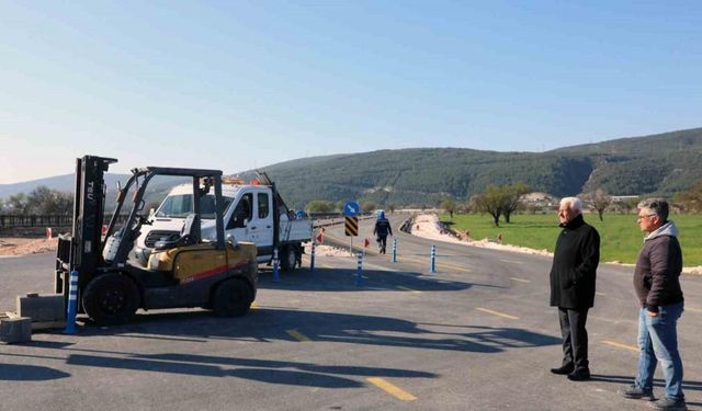 Başkan Gürün Menteşe’de devam eden yol çalışmasını inceledi