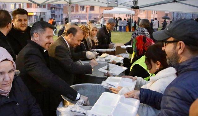 Başkan Yüzügüllü, Çamlıca iftarında vatandaşlarla buluştu