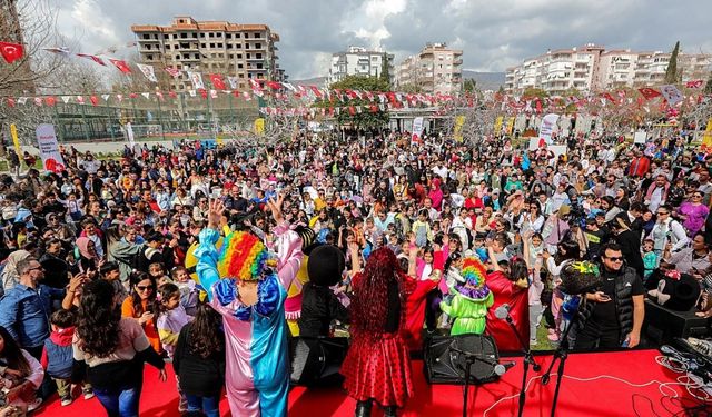 Bayraklılı çocuklar şenlikte buluştu