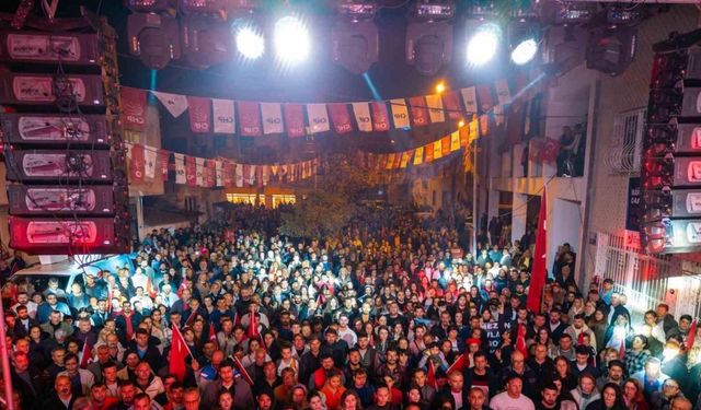 Binlerce Seferihisarlı Yetişkin’in mitinginde buluştu