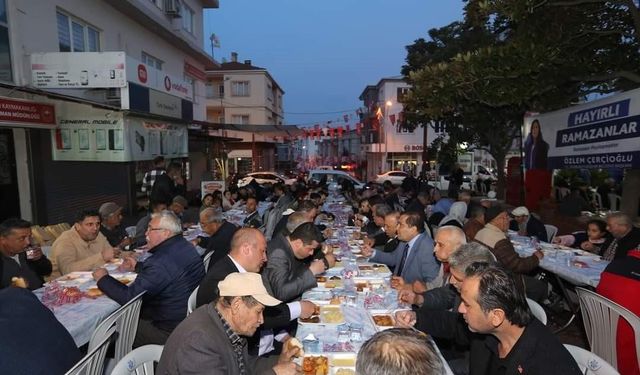 Bozdoğan’da yüzlerce kişi aynı sofrada iftar açtı