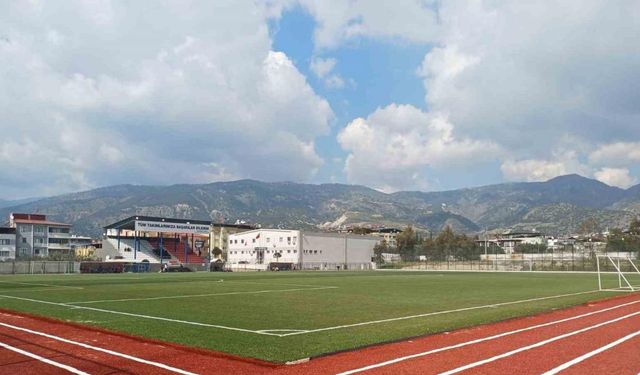 Buharkent Futbol Sahası’nda bakım onarım çalışmaları tamamlandı