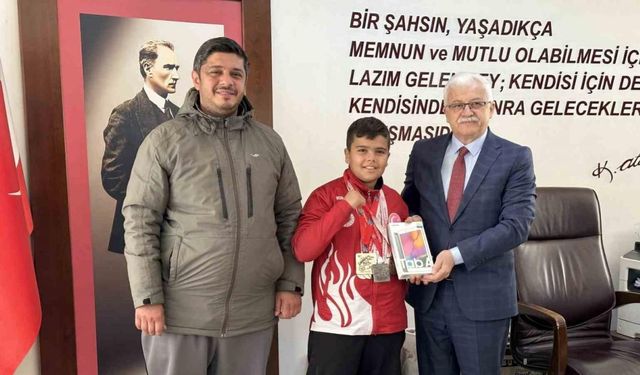 Burhaniye’nin gururundan Başkan Deveciler’e ziyaret