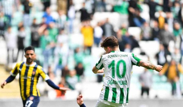 Bursaspor: “Futbolcularımızın emeklerini hiçe saymaya kimsenin hakkı yoktur”