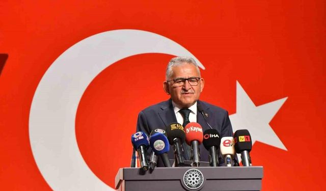 Büyükkılıç: “İstiklal Marşı, Türk milletinin bağımsızlık ve özgürlük mücadelesinin simgesidir”