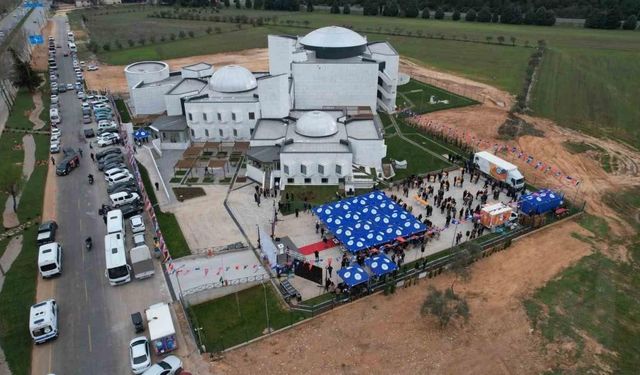 Büyükşehir, Cengiz Bektaş Kent Belleği ve Kültür Merkezi’nin tanıtımını gerçekleştirdi