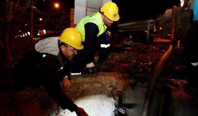 Büyükşehir ekipleri gece boyunca altyapı mesaisini sürdürdü