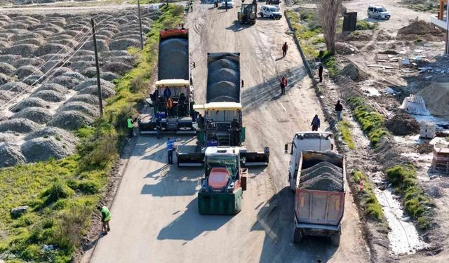 Büyükşehir ekipleri turizmin kalbindeki yolları yeniliyor