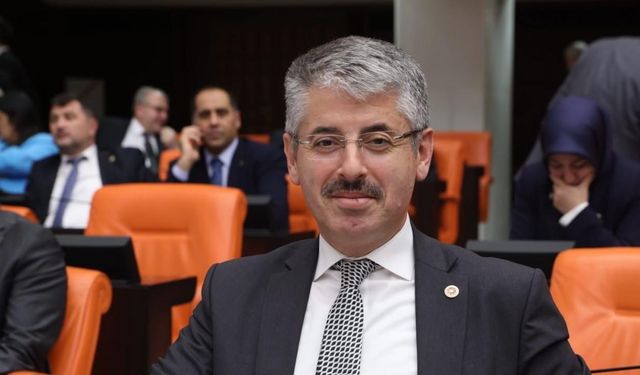 Çopuroğlu: "Mersin demiryolu için bakanlık bakanlık gezeceğim"