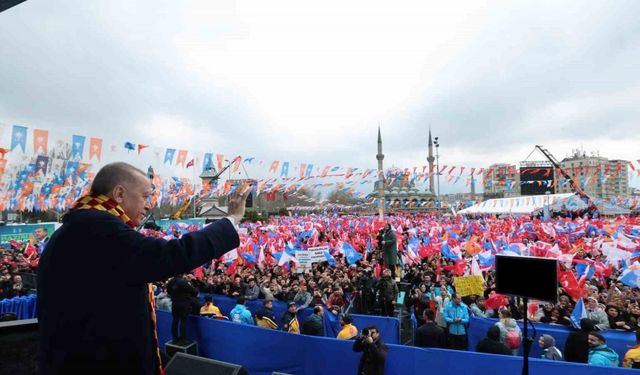 Cumhurbaşkanı Erdoğan: "Kamu bankalarımız emeklilerin komisyon ödemesini 8 bin TL ile 12 bin TL olarak belirledi"